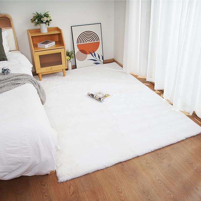 Ghouse Ultra Soft Faux Rabbit Fur Rug 5x7, Machine Washable Area Rugs for Bedroom Fluffy Rugs for Living Room, no-Shedding Carpet Sheepskin Rug White