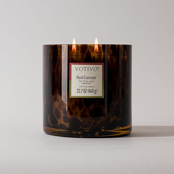 Votivo Red Currant Tortoise Scented Candle | 22.7 oz Soy Wax Blend | Decorative Home Decor Tortoiseshell Pattern | 100 Hour Burn Time