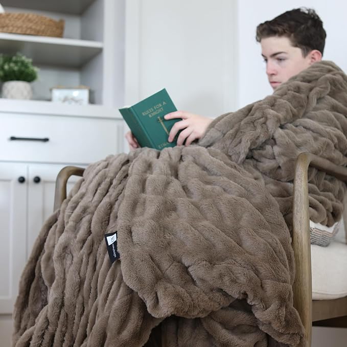 Minky Designs Driftwood Minky Blanket – Ultra Soft Faux Fur Throw Blanket for Couch, Bed & Home – Fluffy, Warm & Luxurious – Chic Collection (Small, 30x36)