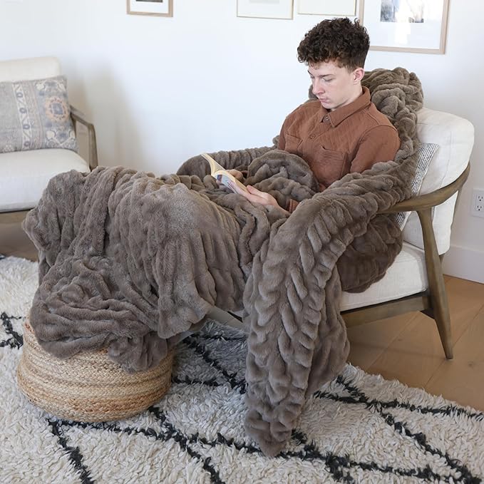 Minky Designs Driftwood Minky Blanket – Ultra Soft Faux Fur Throw Blanket for Couch, Bed & Home – Fluffy, Warm & Luxurious – Chic Collection (Small, 30x36)