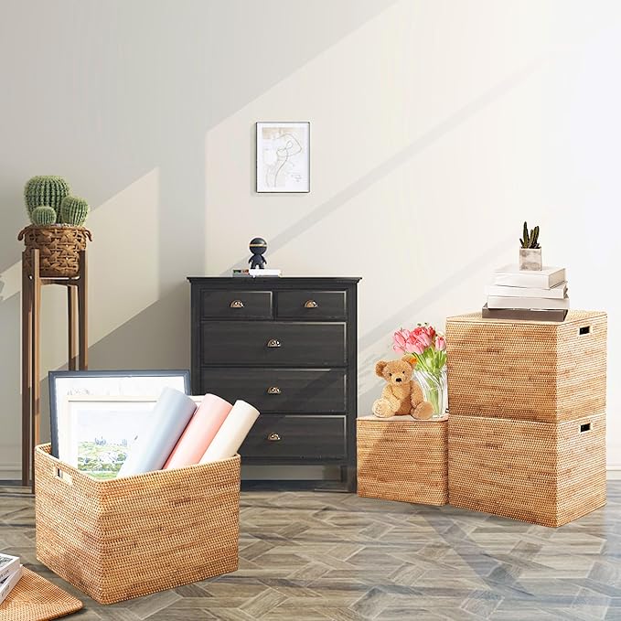 Rattan Basket With Lid, Large Lidded Basket For Storage Rattan Box(21.7" L×17.7"W×15.7"H)