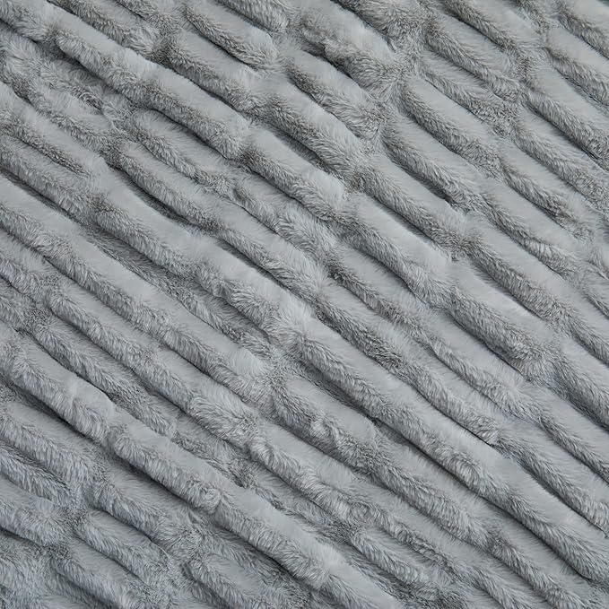 Springtree Home | Luxury Plush Throw Blanket | Grey Throw Blanket | Perfect Blanket for Couch Year Round | Fluffy Micro Fleece | Lily Collection - Silver