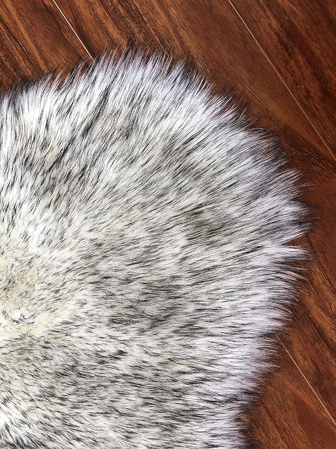 LAMBZY Faux Sheepskin Super Soft Free Shape Silky Shag Rug, Luxury Shaggy Silky Plush Carpet for Bedrooms Rugs Living Room Sofa Floor Rugs (4 Pelts 4'x6', 120cm X 180cm White with Black Tips)